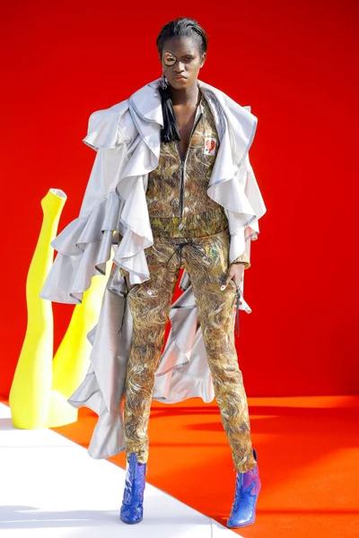 Look 27